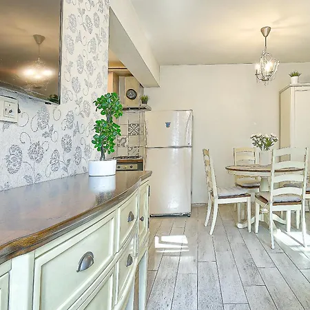 Elegant Apartment In Old Town Vilnius Self Check In 24X7 By H&H Exterior photo