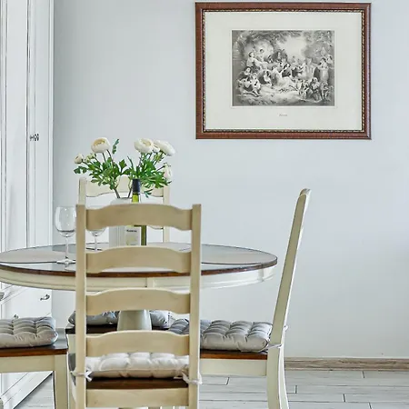 Elegant Apartment In Old Town Vilnius Self Check In 24X7 By H&H Exterior photo